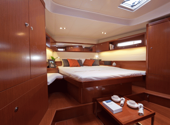 Oceanis 58 Cabin