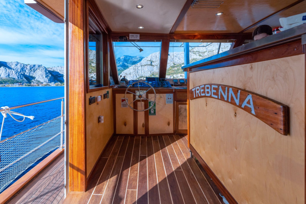 Trebenna gulet wheelhouse