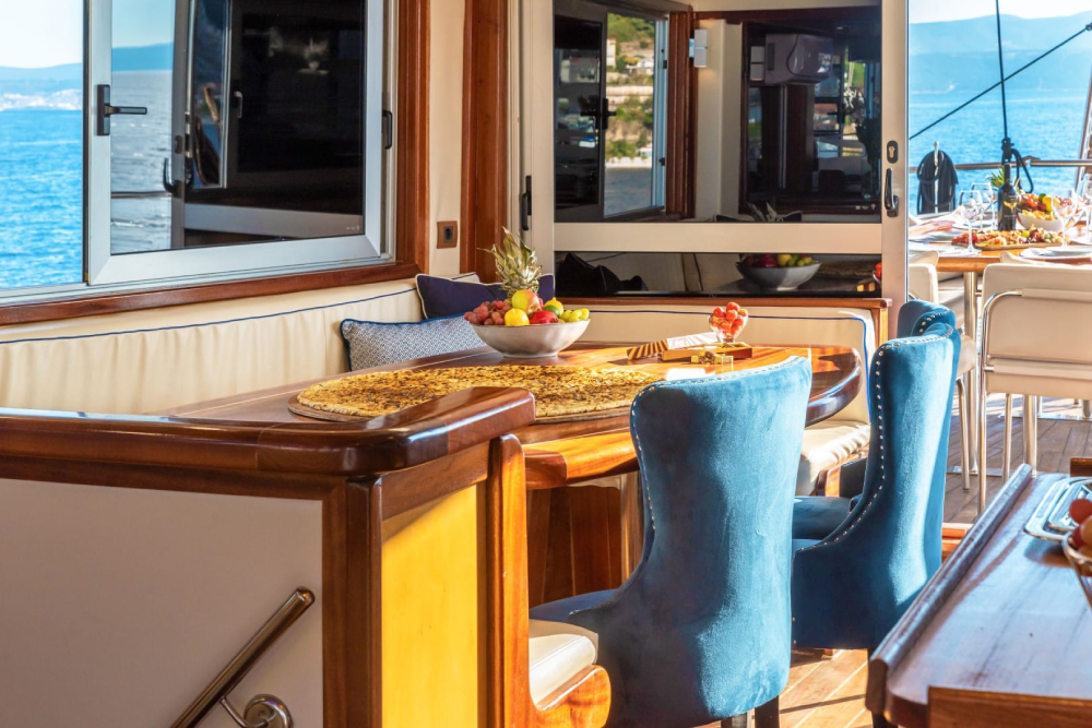 Trebenna gulet dining