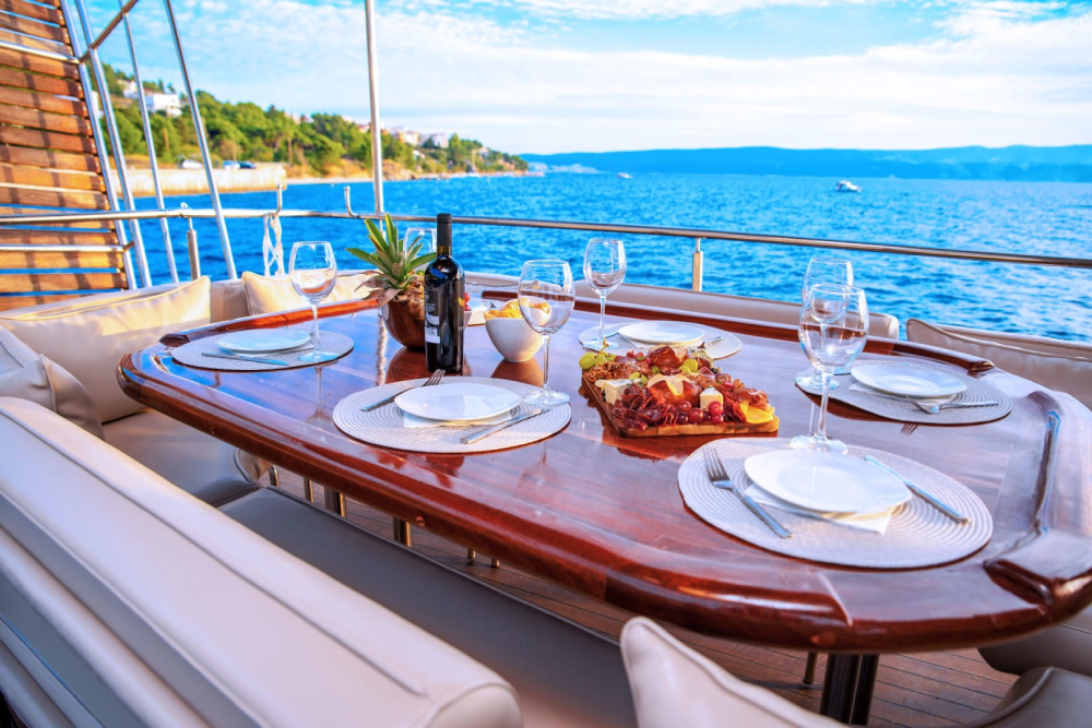 Trebenna gulet alfresco dining