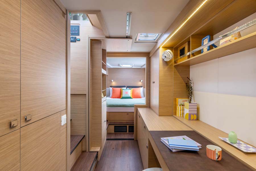 Lagoon 43 cabin access