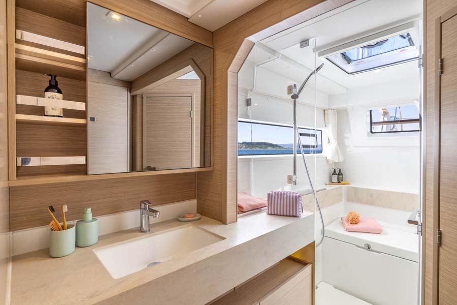 Lagoon 43 bathroom