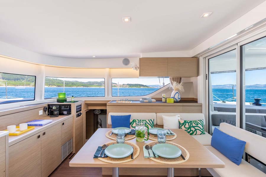 Lagoon 43 saloon dining