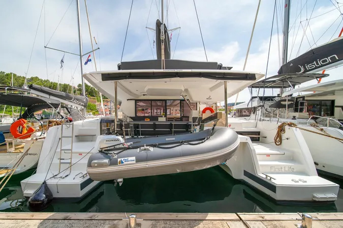 Tanna 47 stern view