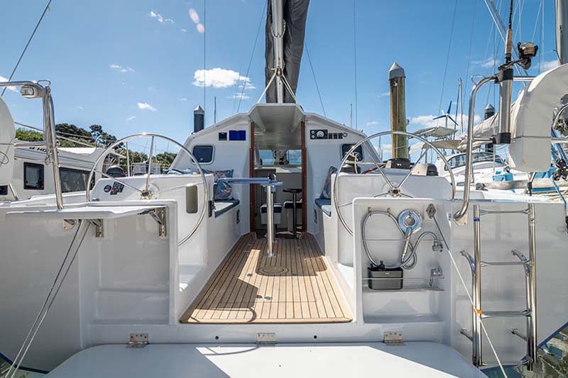 Elliott 1150 Denim transom