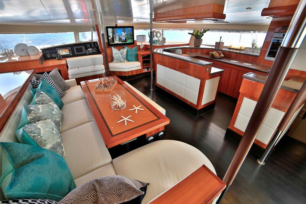 Galanthea 65 "World's End" -  Saloon