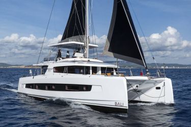Bali 5.2 crewed