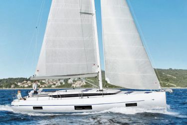 Bavaria C55 under sail