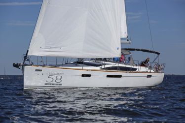 Jeanneau 58 sailing