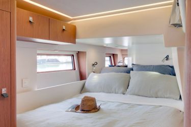 Oceanis Yacht 62 double cabin